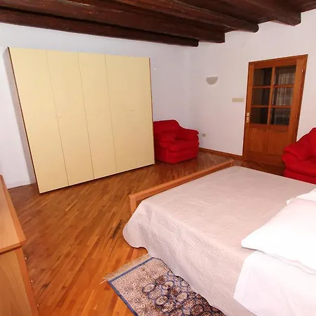 Ive Apartament *